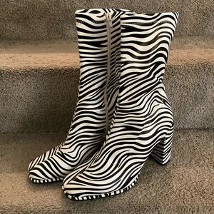 NWOT Misty Girl Faux Leather Ankle Boots